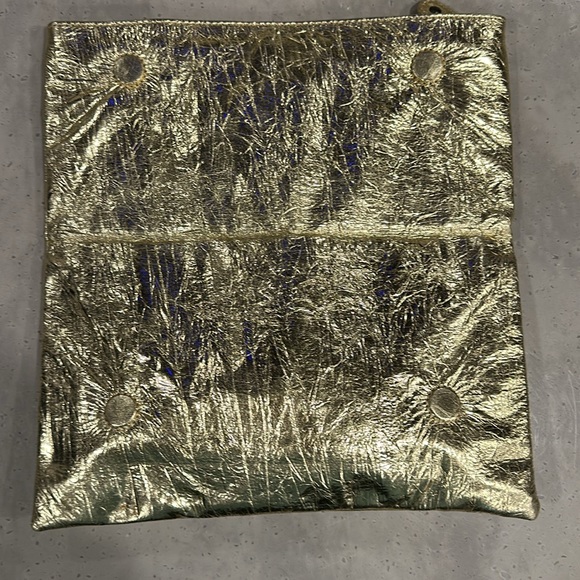 BCBGeneration Evening Purse Gold Metallic Clutch Envelope Party Clubwear - Picture 2 of 8